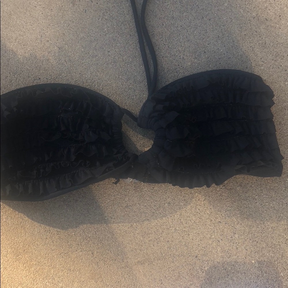 Bikini - Picture 2 of 3